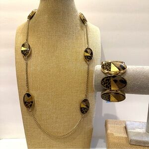 NWT Chico’s Hevana Necklace & Bracelet set- gold tone w/ animal print “fur” oval